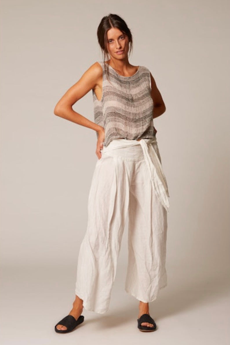 Woman Wearing Estilo Emporio Batista Pant - White - Pants LUXAMORE