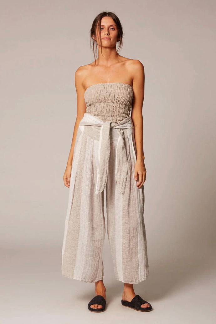 Woman Wearing Estilo Emporio Batista Pant - White - Pants LUXAMORE