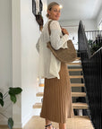 Woman Wearing Estilo Emporio Carita Cover Up Linen Dress - Rete - Dress LUXAMORE
