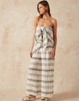 Woman Wearing Estilo Emporio Indies Mini Pareo - Monochroma - Scarf LUXAMORE