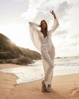 Woman Wearing Estilo Emporio Oboe Linen Shirt - Rete Nero - Top LUXAMORE