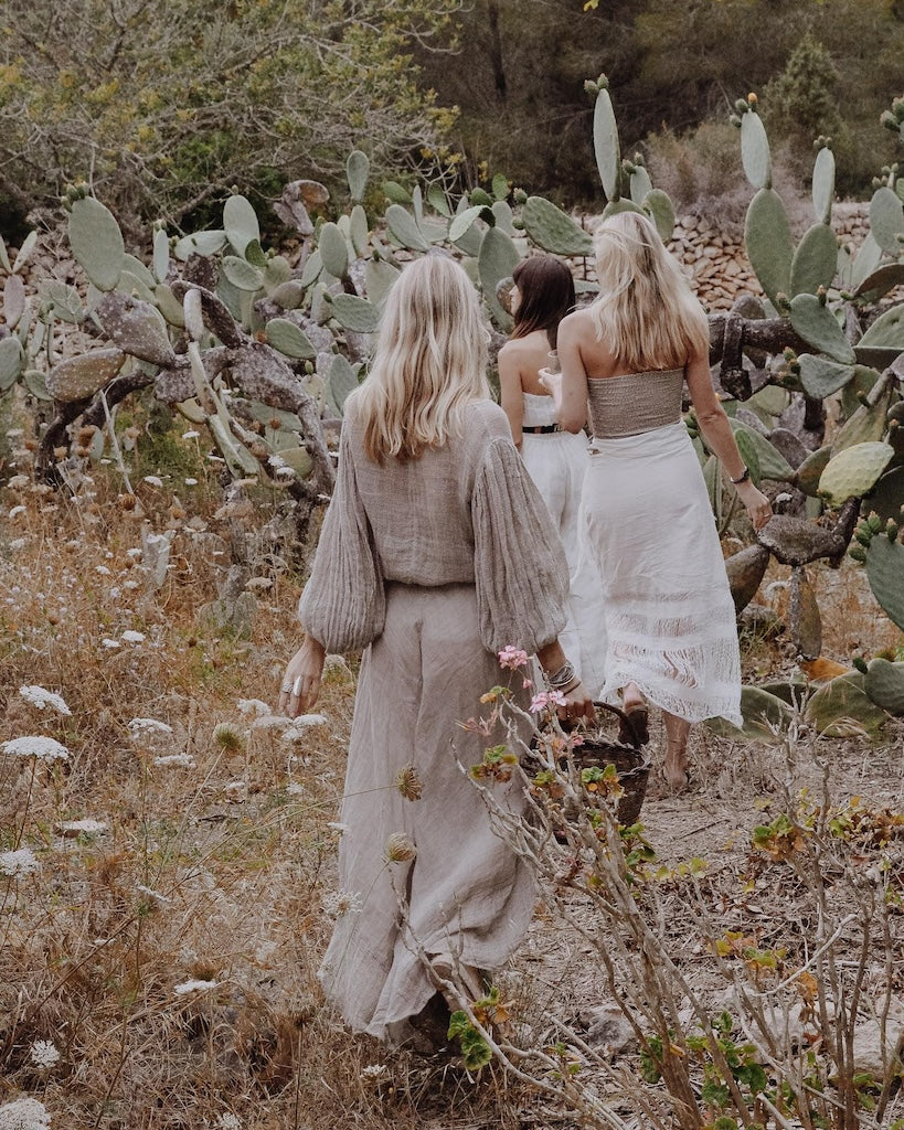 Woman Wearing Estilo Emporio Fortune Top - Tops LUXAMORE