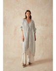 Woman Wearing Estilo Emporio La Vista Linen Dress - Binario - Dress LUXAMORE