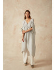 Woman Wearing Estilo Emporio La Vista Linen Dress - Binario - Dress LUXAMORE