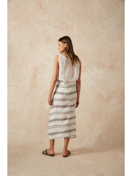 Woman Wearing Estilo Emporio Malay Skirt - Monochroma - Skirts LUXAMORE