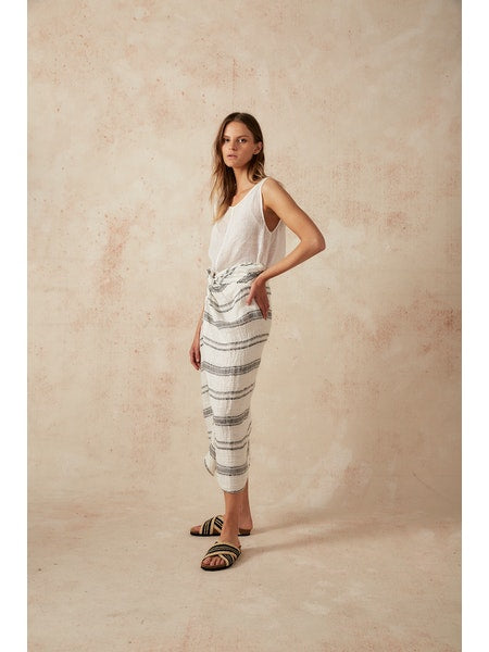 Woman Wearing Estilo Emporio Malay Skirt - Monochroma - Skirts LUXAMORE