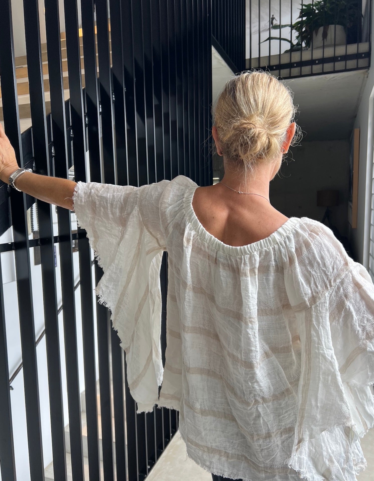 Woman Wearing Estilo Emporio Mexicana Top - Tops LUXAMORE