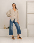 Woman Wearing La Bottega di Brunella Top Camicia Zolla - Garzata Nero - Tops LUXAMORE