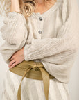 Woman Wearing La Bottega di Brunella Top Camicia Zolla - Garzata Nero - Tops LUXAMORE