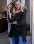 Woman Wearing La Bottega di Brunella Top Maglia Bonta - Campagna Nero - Tops LUXAMORE
