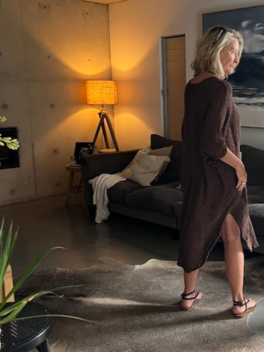 Woman Wearing La Bottega di Brunella Linen Dress Vestito Fausta Campagna - Chocolate - Dress LUXAMORE