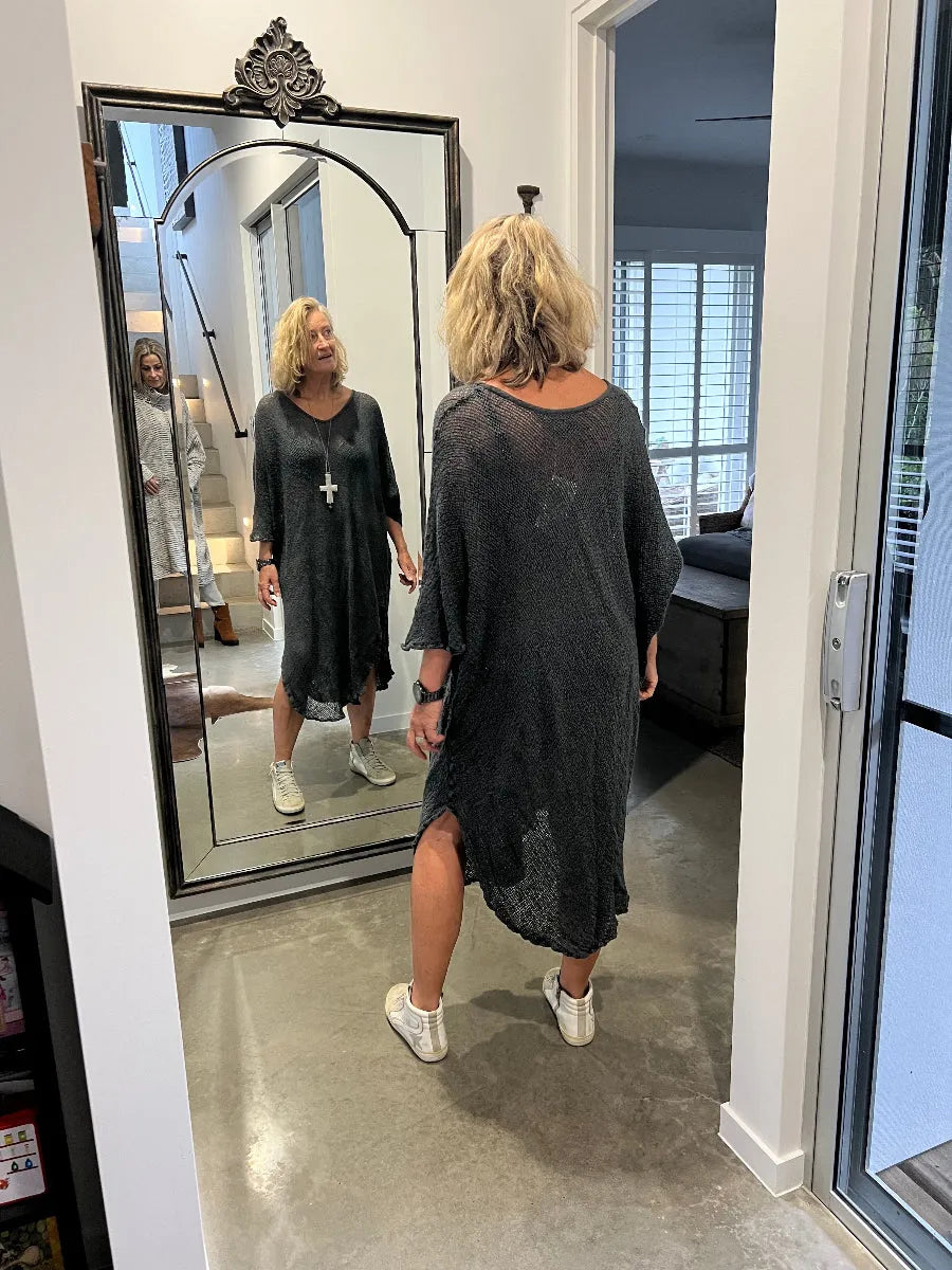 Woman Wearing La Bottega di Brunella Linen Dress Vestito Fausta Campagna - Lava - Dress LUXAMORE