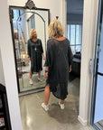 Woman Wearing La Bottega di Brunella Linen Dress Vestito Fausta Campagna - Lava - Dress LUXAMORE