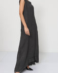 Woman Wearing Linen Dress Sleeveless Raw Edge, Maxi Made in Italy Khaki - Dress LUXAMORE
