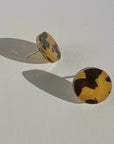 Woman Wearing Mingled Tortoise Shell Round Stud Earrings - 15mm - Earings LUXAMORE