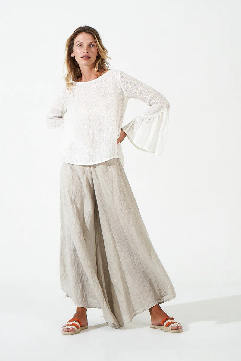 Woman Wearing Estilo Emporio Halston Top - Natural - Tops LUXAMORE