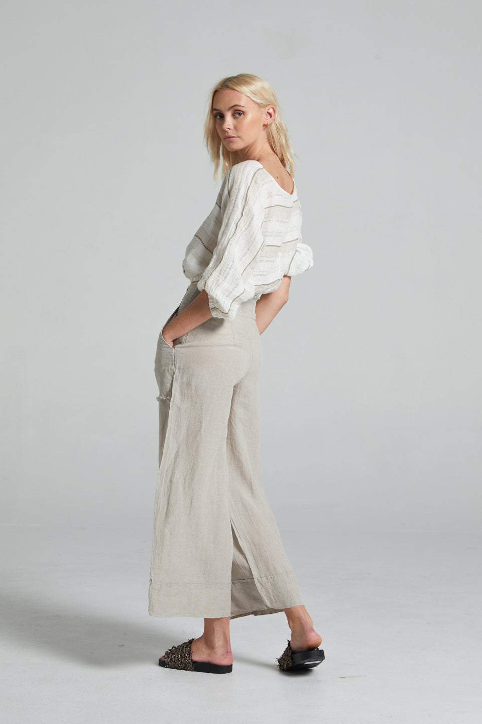 Woman Wearing Estilo Emporio Riviera Pant - pants LUXAMORE