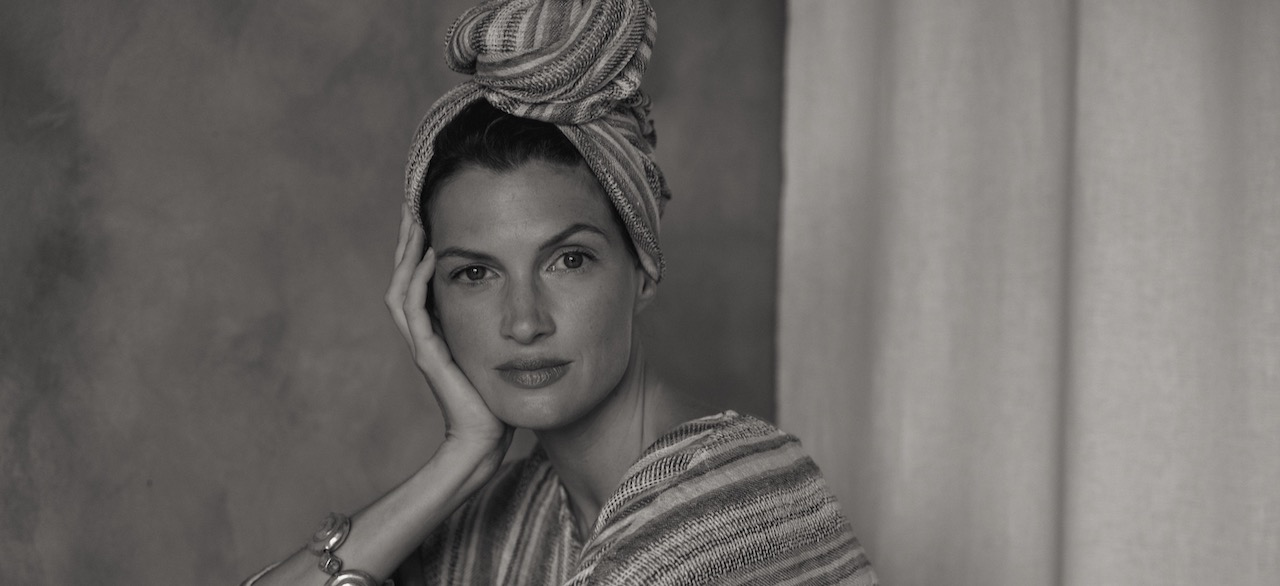Shop Estilo Emporio’s Italian linen collection—luxurious, handcrafted, and effortlessly stylish.