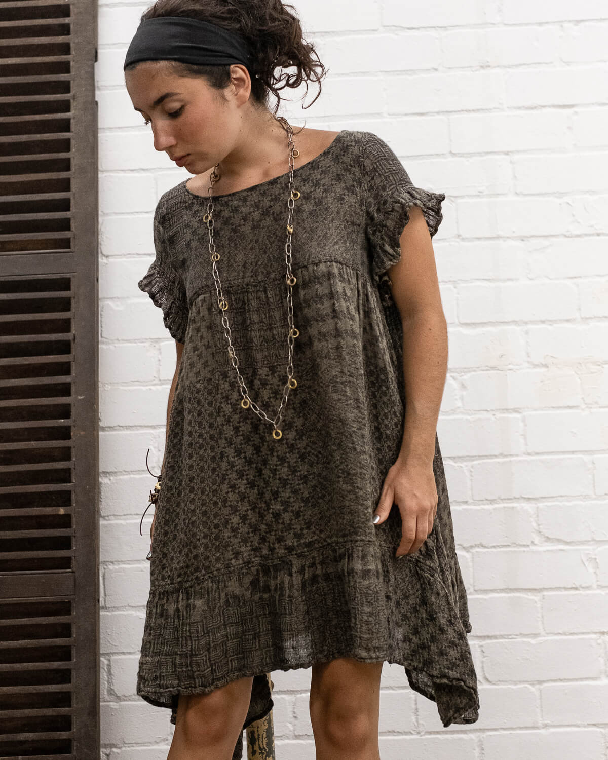 La Bottega di Brunella VESTITO BUFFETTONE - Burdell Nero - Fossil worn by model sustainably made in italy AW26 LUXAMORE  
