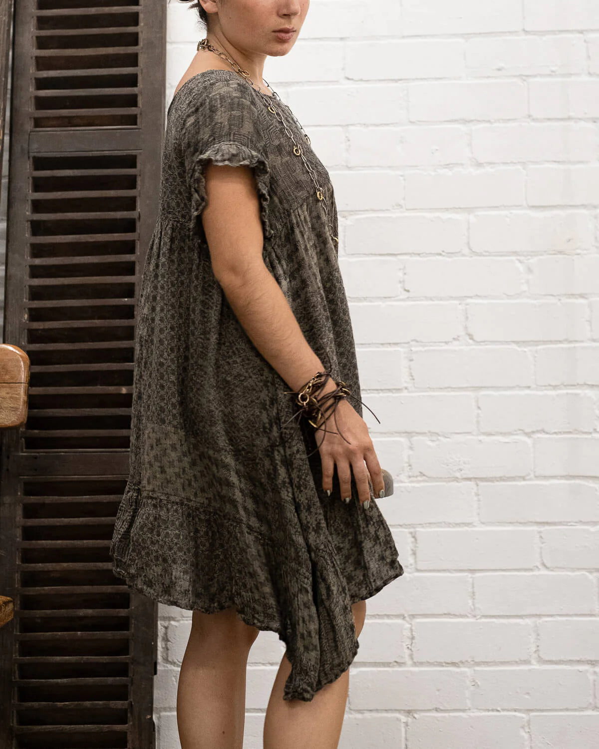 La Bottega di Brunella VESTITO BUFFETTONE - Burdell Nero - Fossil worn by model sustainably made in italy AW26 LUXAMORE  