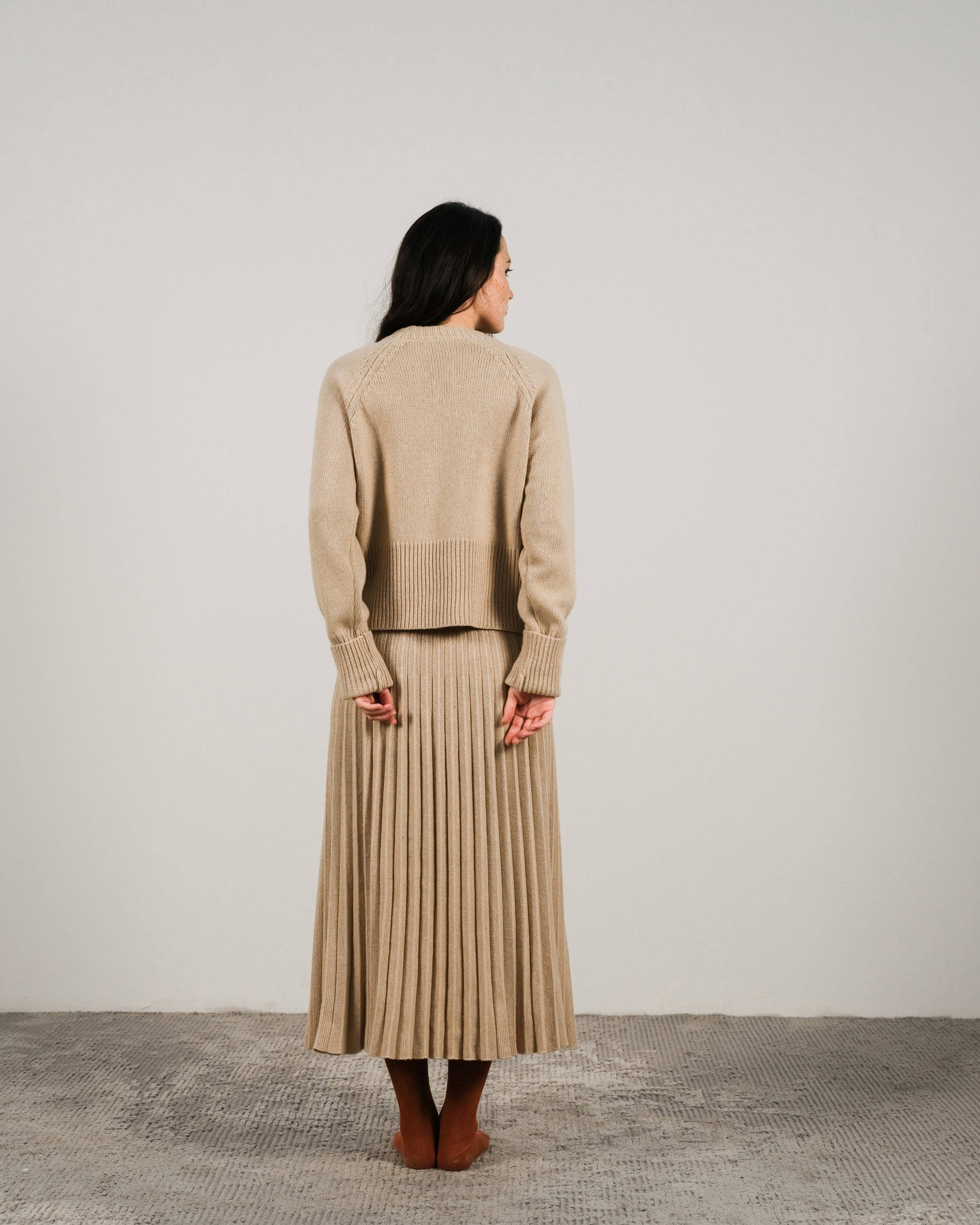 Woman Wearing Cashmere pleated skirt Made in Italy by Lemme - Caramello - Skirts LUXAMORE