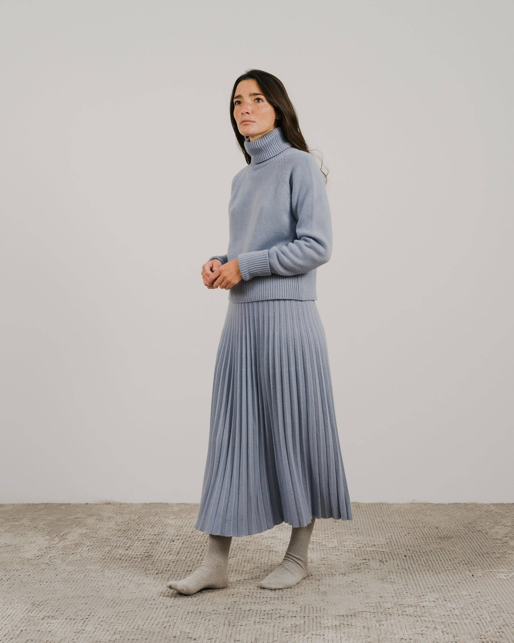 Woman Wearing Cashmere pleated skirt Made in Italy by Lemme - Caramello - Skirts LUXAMORE