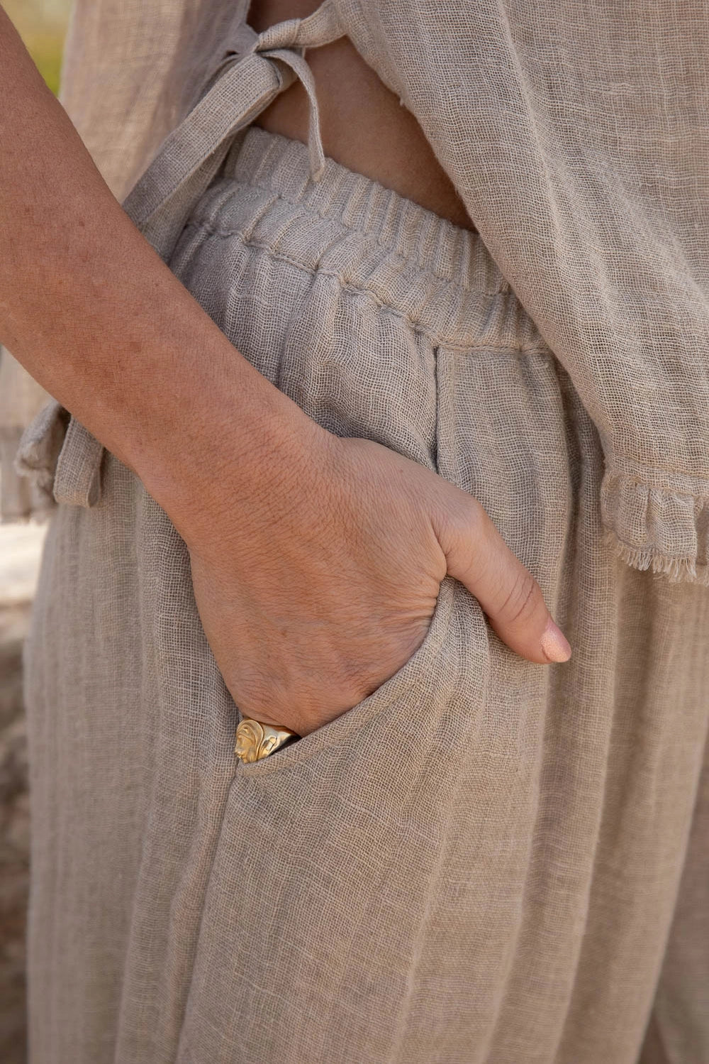 Woman Wearing Eadie Lifestyle Arana Linen Pant - Pants LUXAMORE