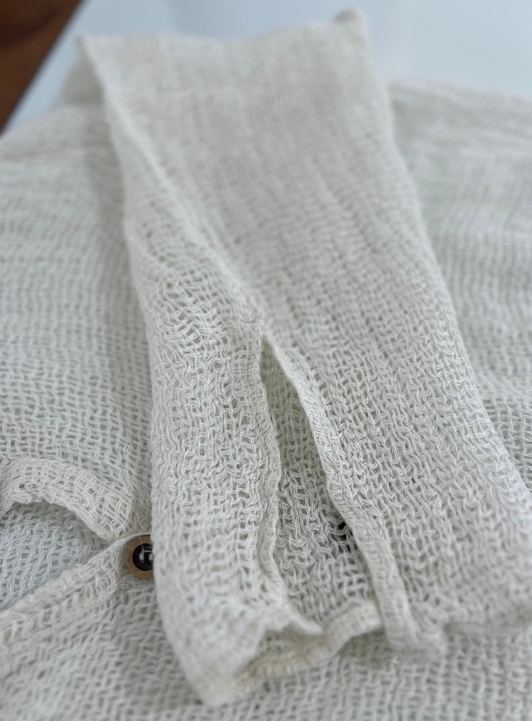 Woman Wearing Estilo Emporio Carita Cover Up Linen Dress - Rete - Dress LUXAMORE