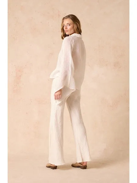 Woman Wearing Estilo Emporio Cono Shirt - Top LUXAMORE