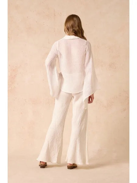 Woman Wearing Estilo Emporio Cono Shirt - Top LUXAMORE