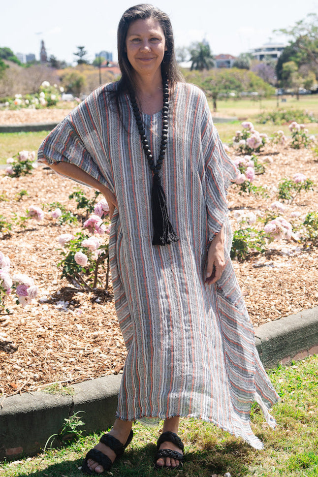 Woman Wearing Exclusive: Estilo Emporio Polla Maxi Kaftan - Bolegna - Dress LUXAMORE