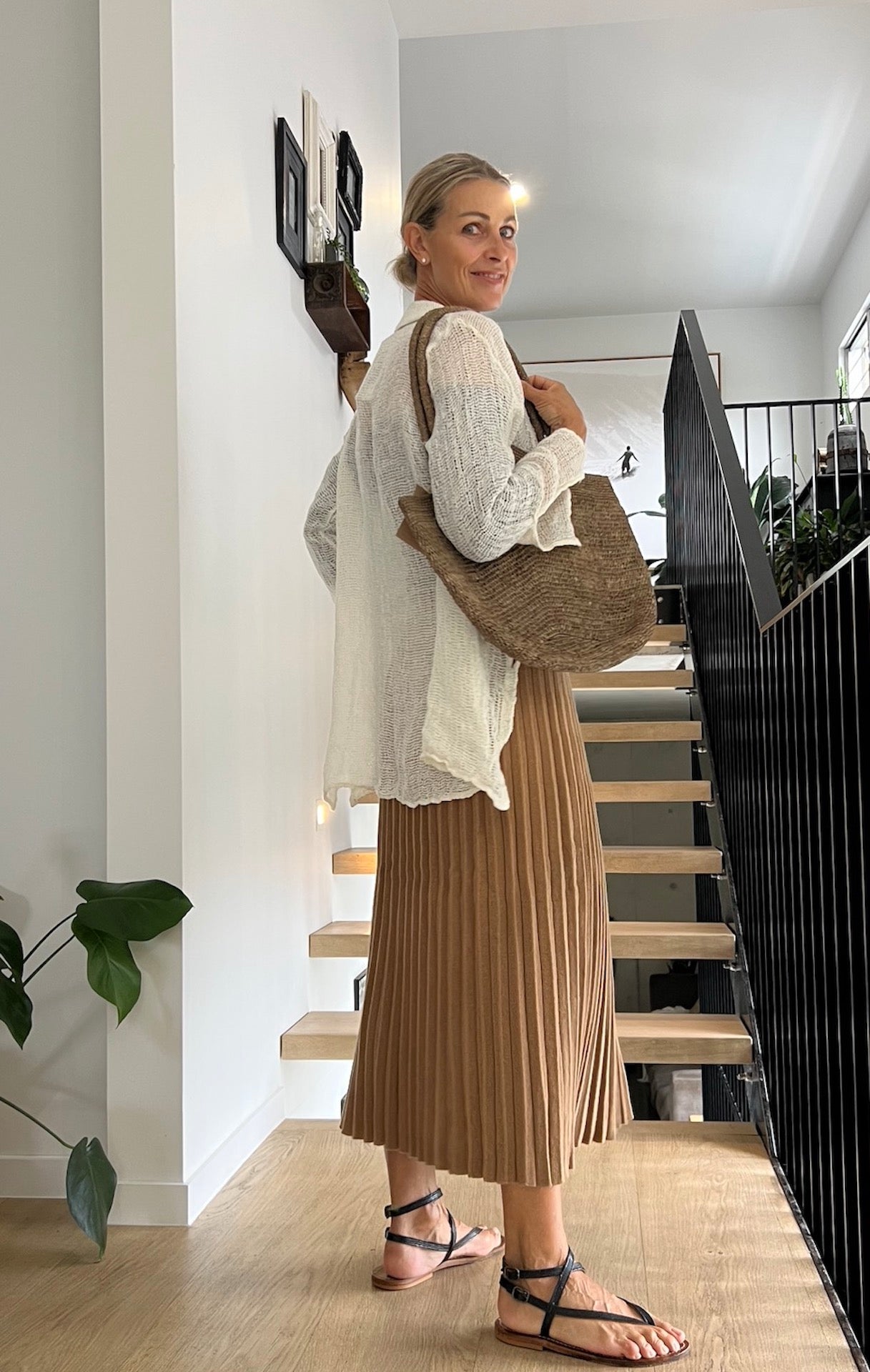 Woman Wearing Estilo Emporio Carita Cover Up Linen Dress - Rete - Dress LUXAMORE