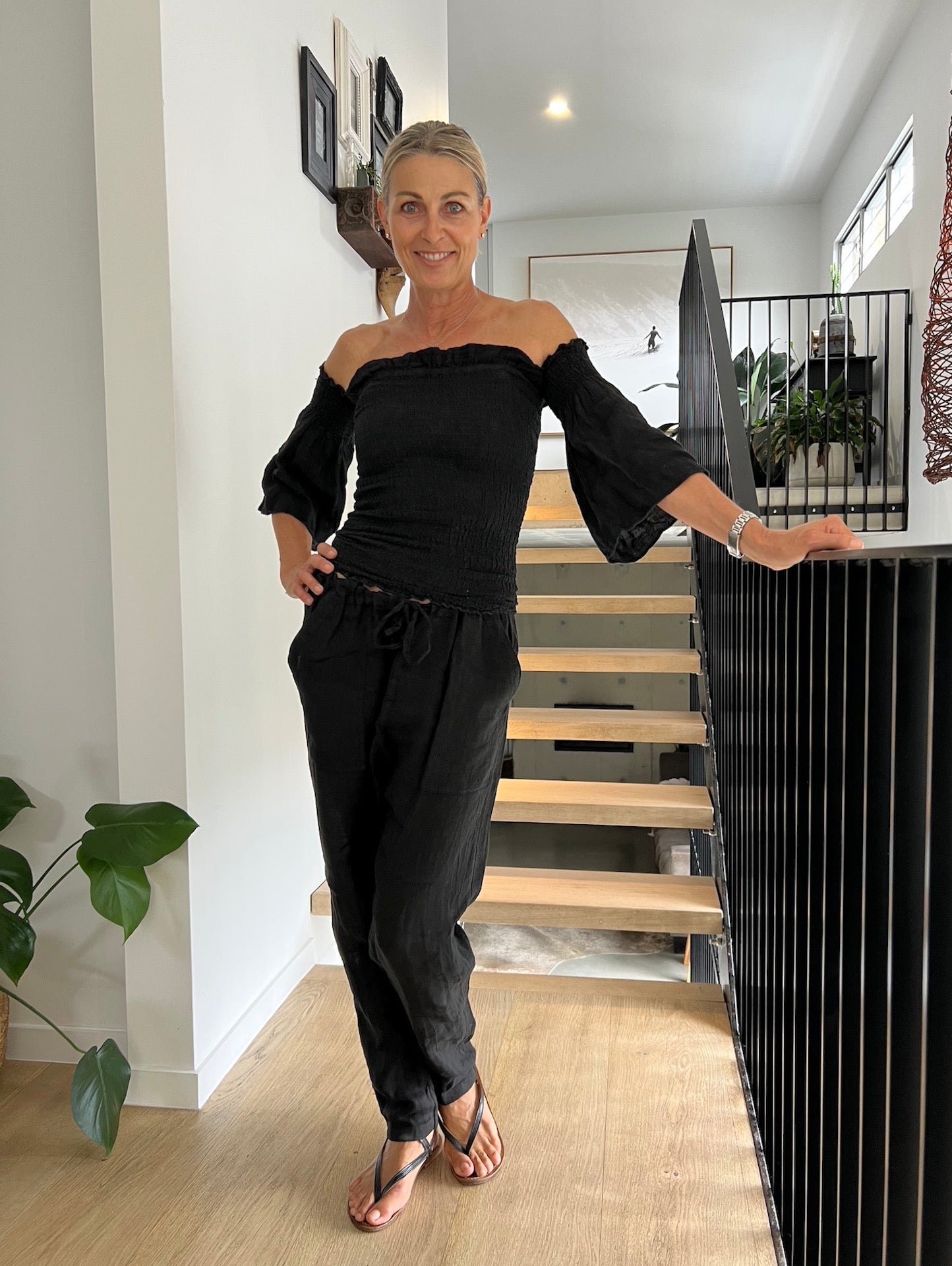 Woman Wearing Estilo Emporio Fiorella Top - Black - Tops LUXAMORE
