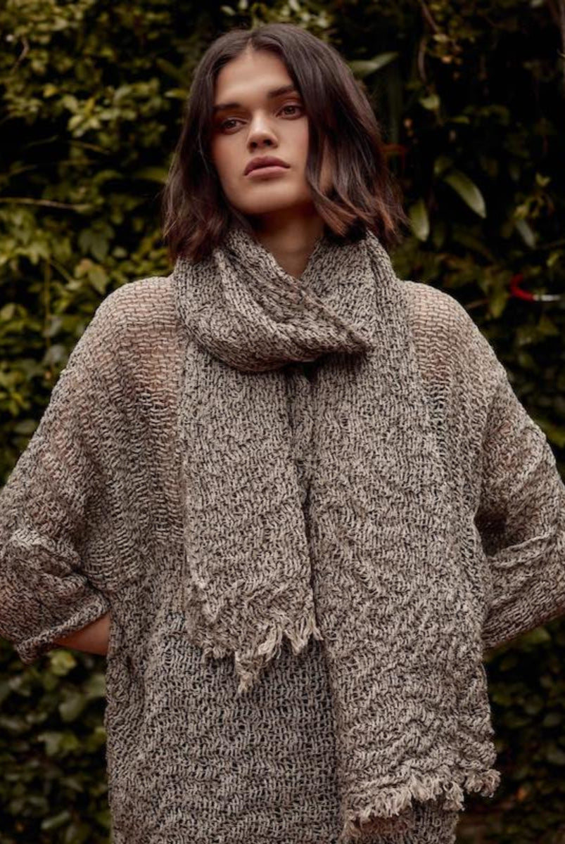 Woman Wearing Estilo Emporio Grand Scarf - Pescatore Natural Chocolate - Scarf LUXAMORE