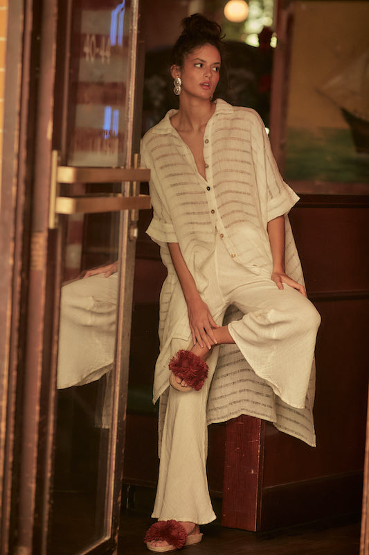 Woman Wearing Estilo Emporio La Cota Cover Up Linen Dress - Dress LUXAMORE