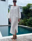 Woman Wearing Estilo Emporio Nebbilio Linen Dress - Binario - Dress LUXAMORE