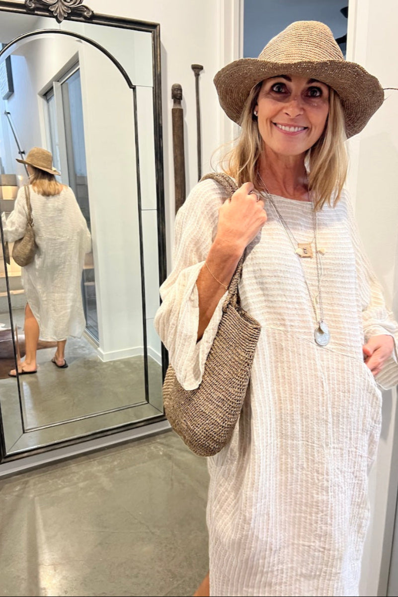 Woman Wearing Estilo Emporio Nebbilio Linen Dress - Lyla - Dress LUXAMORE