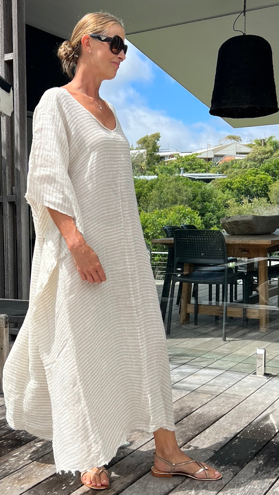 Woman Wearing Estilo Emporio Pirata Kaftan - Dress LUXAMORE