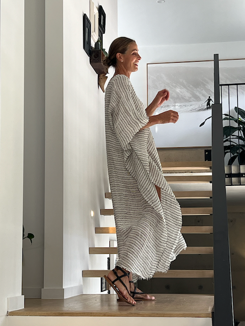 Woman Wearing Estilo Emporio Pirata Kaftan - Dress LUXAMORE