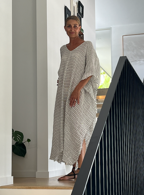 Woman Wearing Estilo Emporio Pirata Kaftan - Dress LUXAMORE