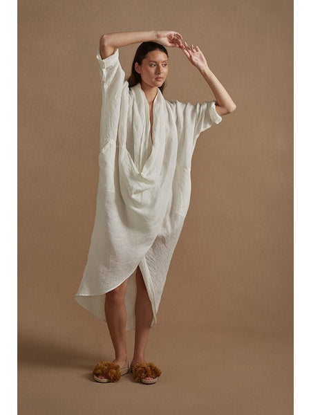 Woman Wearing Estilo Emporio Portofino Linen Dress - Dress LUXAMORE