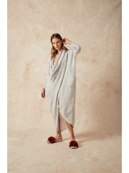 Woman Wearing Estilo Emporio Portofino Linen Dress - Dress LUXAMORE