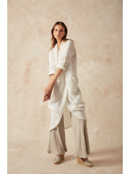 Woman Wearing Estilo Emporio Portofino Linen Dress - Dress LUXAMORE