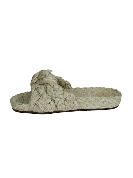 Woman Wearing Estilo Emporio Shoes Tango Rafia Slide - Snow - Shoes LUXAMORE