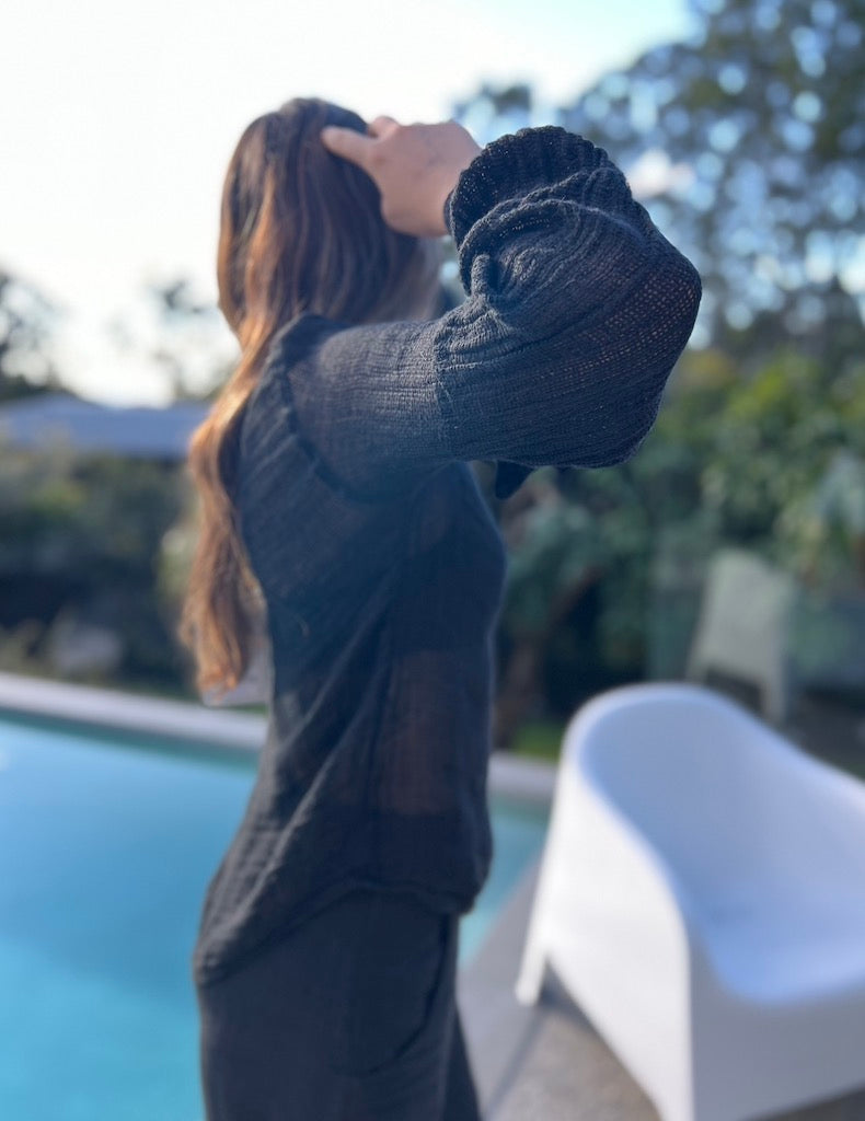 Woman Wearing Estilo Emporio Stevie Top - Black - Tops LUXAMORE