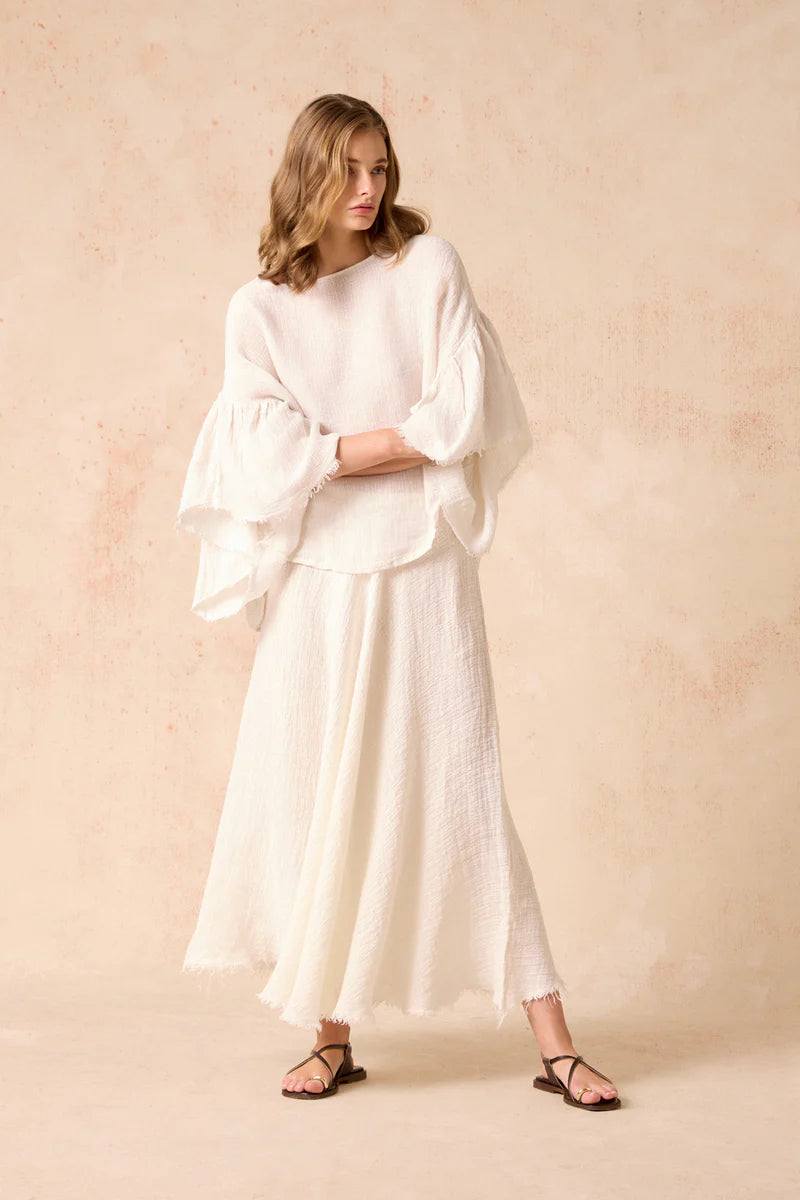 Woman Wearing Estilo Emporio Exclusive Maxi Ruota Skirt in Aida Pesante Black - Skirts LUXAMORE
