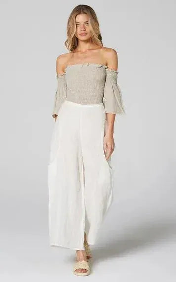 Estilo Emporio Fiorella Top - Grey worn by model in natural setting LUXAMORE 