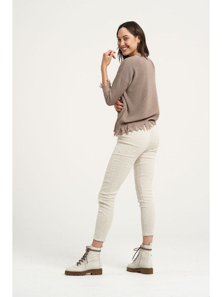 Woman Wearing Estilo Emporio Linen Stretch Pant - Natural - Pants LUXAMORE