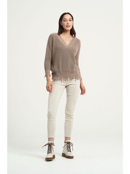 Woman Wearing Estilo Emporio Linen Stretch Pant - Natural - Pants LUXAMORE