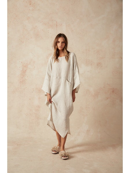 Woman Wearing Estilo Emporio Nebbilio Linen Dress - Lyla - Dress LUXAMORE